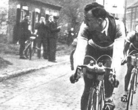 Wevelgemnaar Maurice Desimpelaere wint ook Paris-Roubaix !